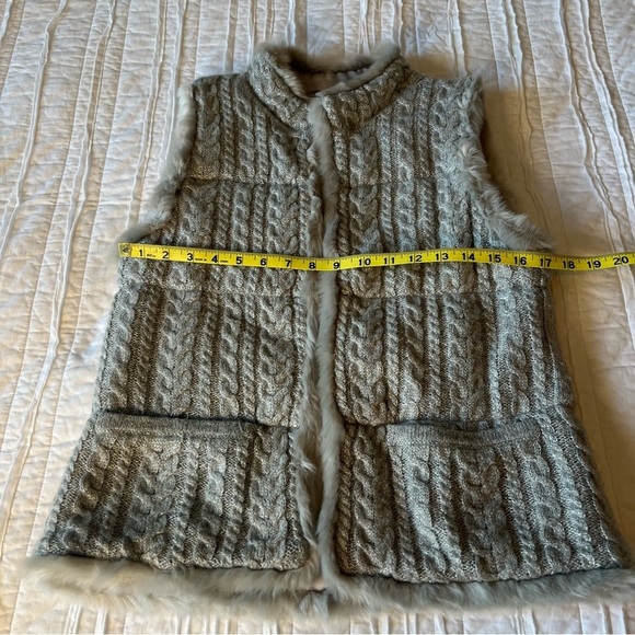 Talbots Wool Blend Cable knit Sweater Vest Faux Fur Metallic  Lining SZ SP - Picture 16 of 16